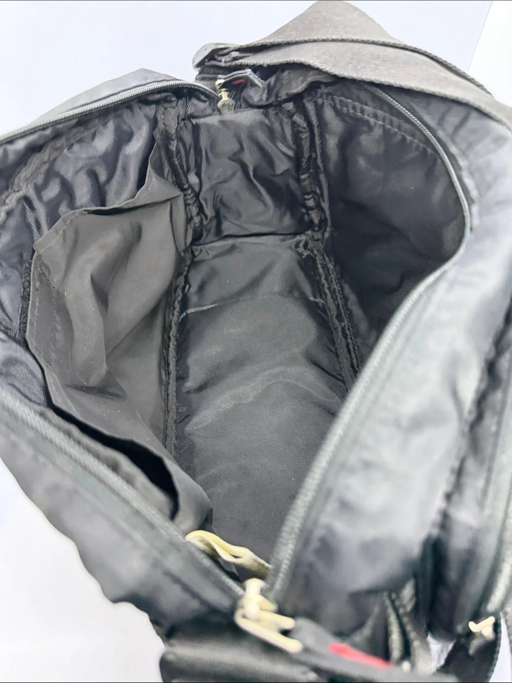 Black Men's Compact Messenger Bag